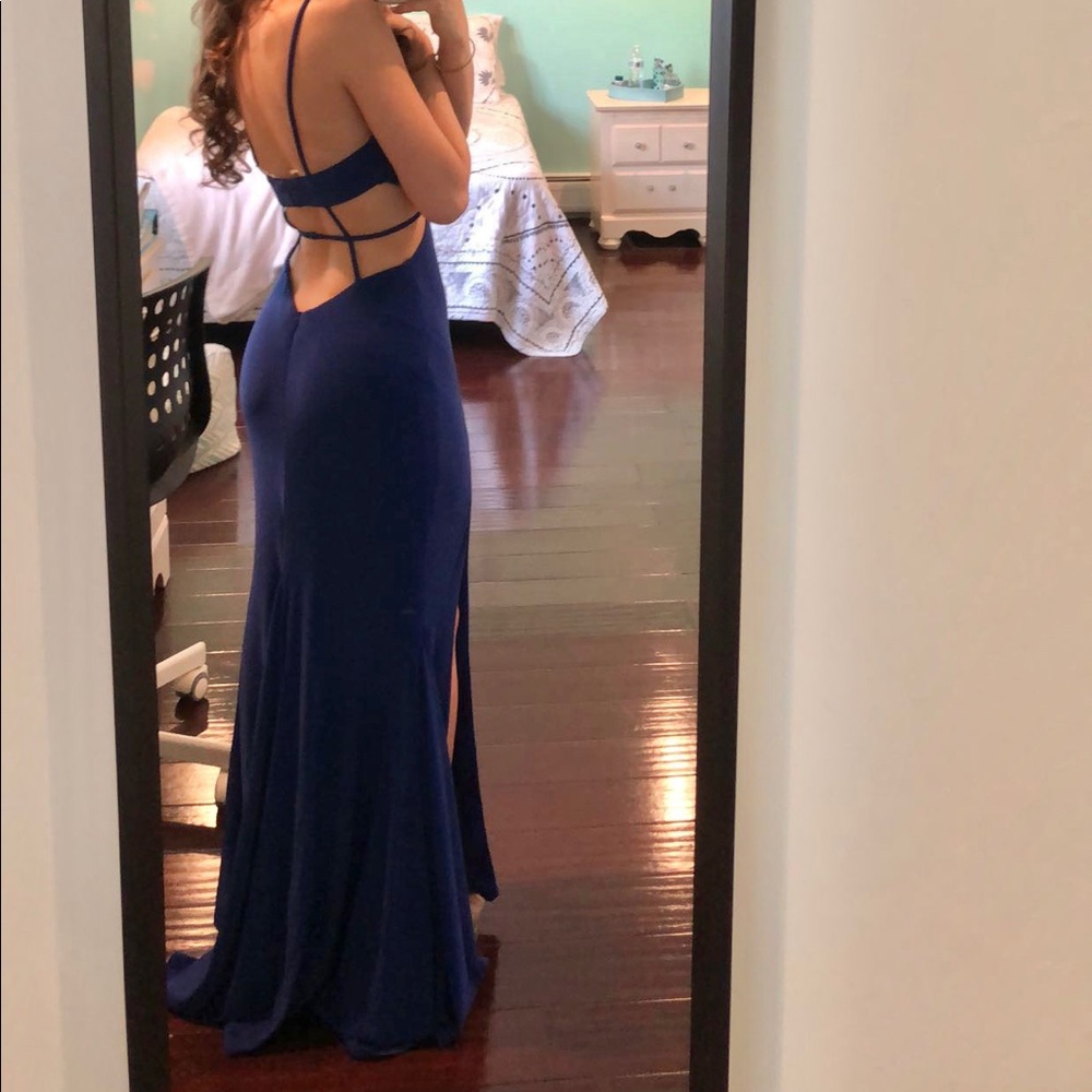 Prom dress - Picture 2 of 5